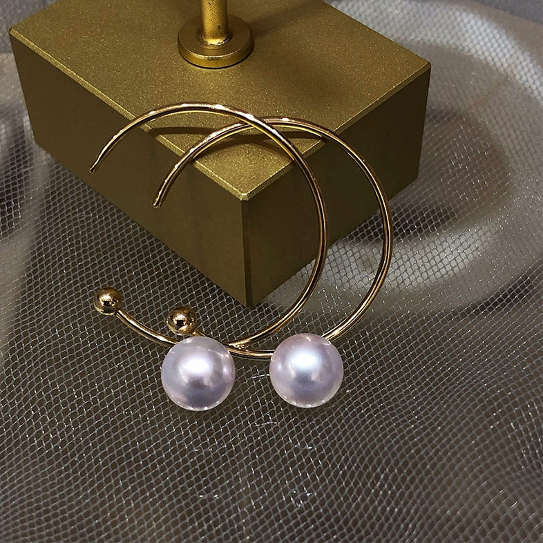 18k Gold White Akoya Saltwater Cultured Pearl Hoop Dangle Earrings