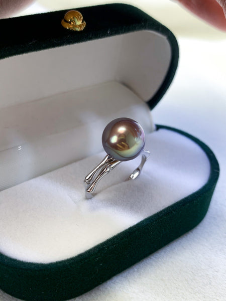 Silver-And-Big-Green-pearl-Engagement-ring-for-women 